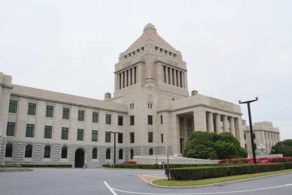 「外国人への放火」発言を巡る議論　岸田前首相の発信内容に質疑