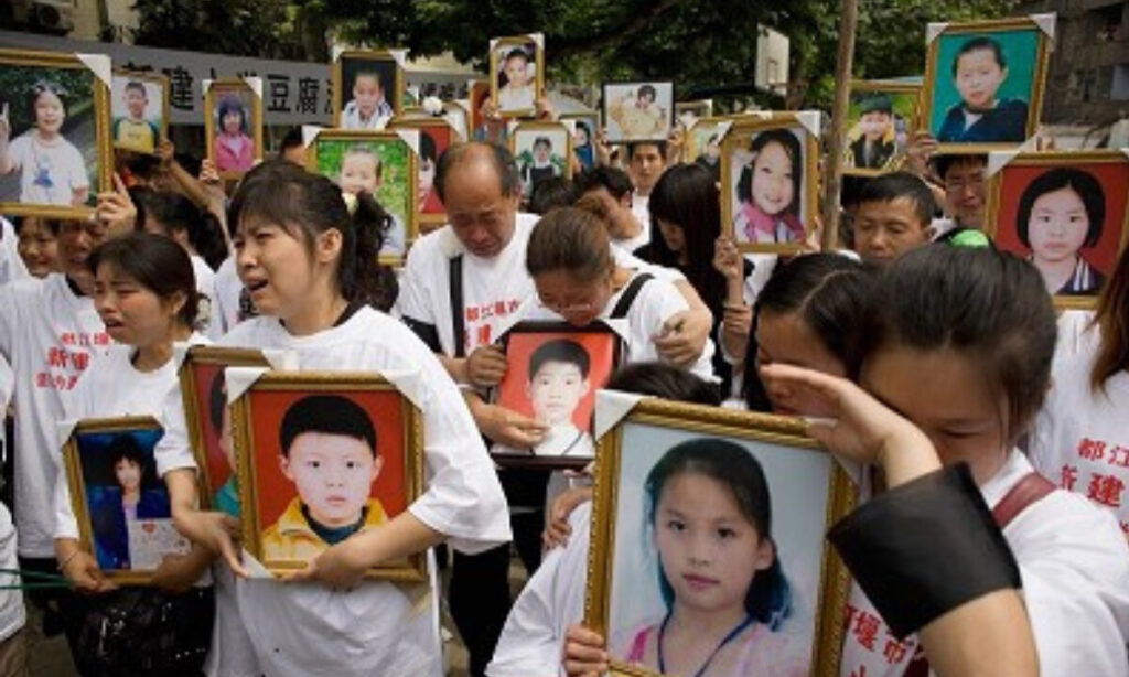 中国・四川大地震から17年　「あの日、手抜き工事校舎が学生たちを殺した」