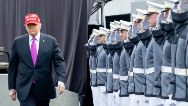 トランプ大統領　 実力と伝統への回帰を強調