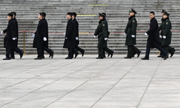 習近平が4か月北京を離れず　異例な動きに憶測