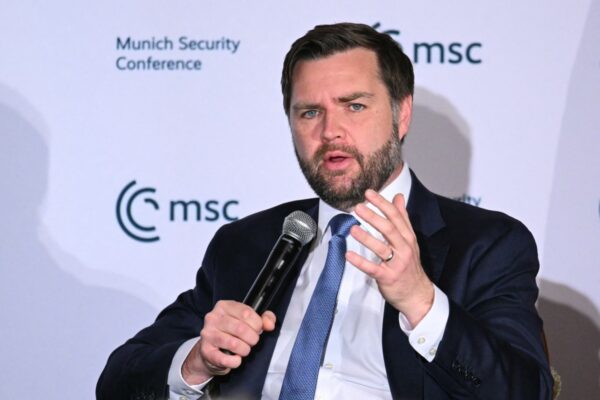 米欧分断は「ばかげた発想」　ヴァンス副大統領が米欧・米中・台湾問題を語る