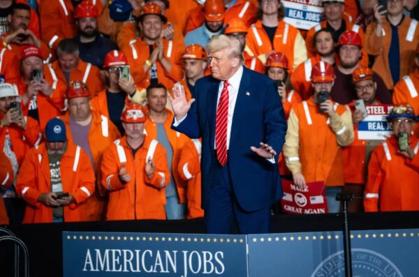 トランプ氏　鉄鋼関税を50％に引き上げへ