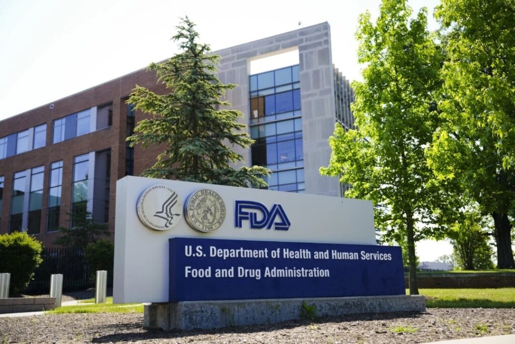 FDA　新たなコロナワクチン承認方針　若年層には臨床試験データを義務付け