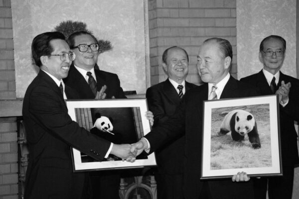 強硬か融和か　変遷する日本の対中姿勢と政権の明暗