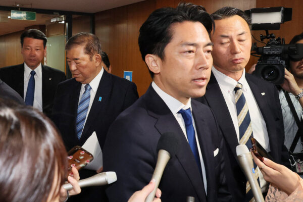 小泉農水相　備蓄米20万トンの追加放出を発表　21年と20年産