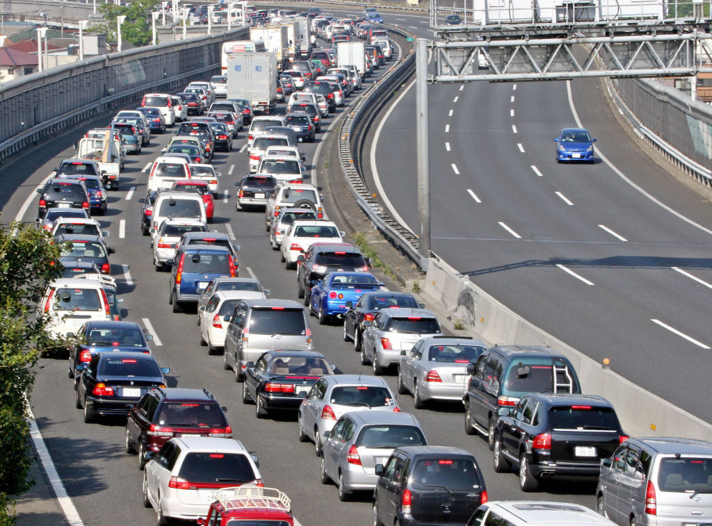 外免切替制度を厳格化へ　外国人ドライバー急増と事故多発に対応