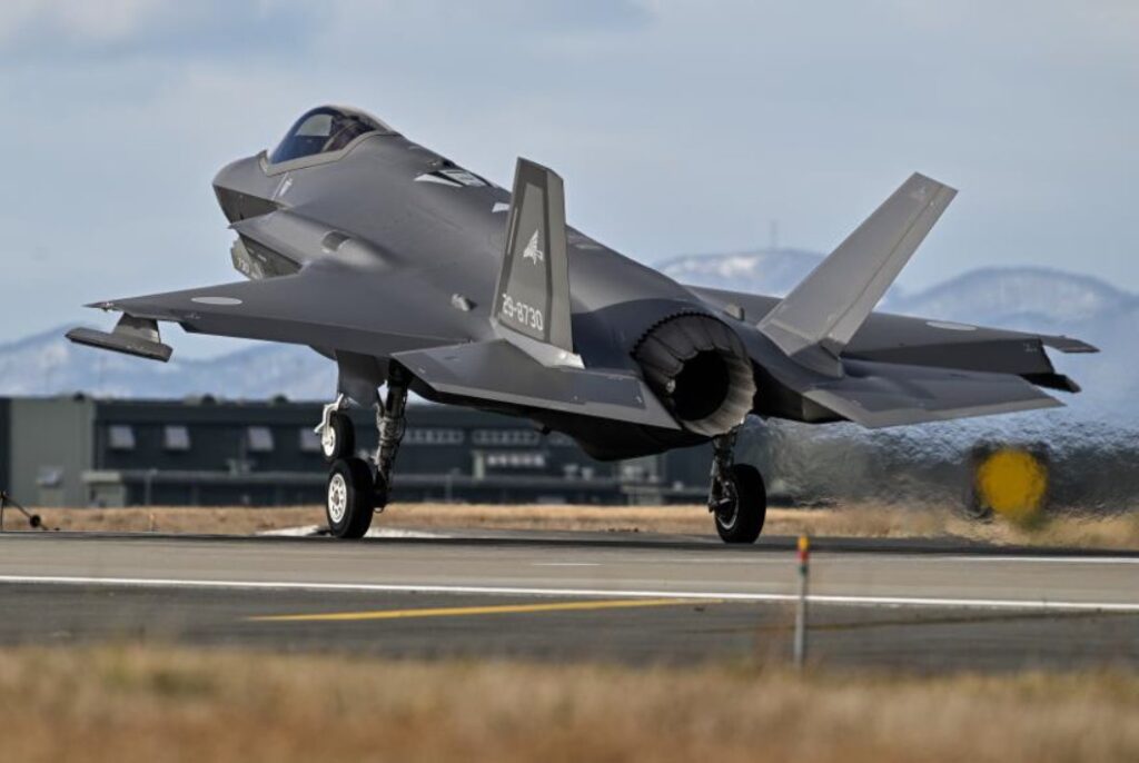 自衛隊戦闘機がオホーツク海・日本海・東シナ海で緊急発進　中国・ロシアの軍用機活動活発化