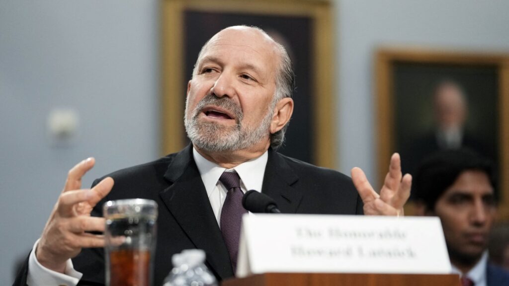 中共が技術窃取を加速 米商務長官が警告