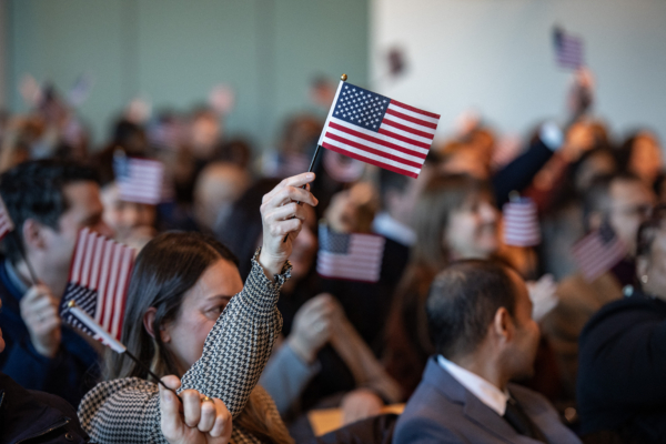 トランプ大統領　「ゴールドカード」ビザ導入を発表