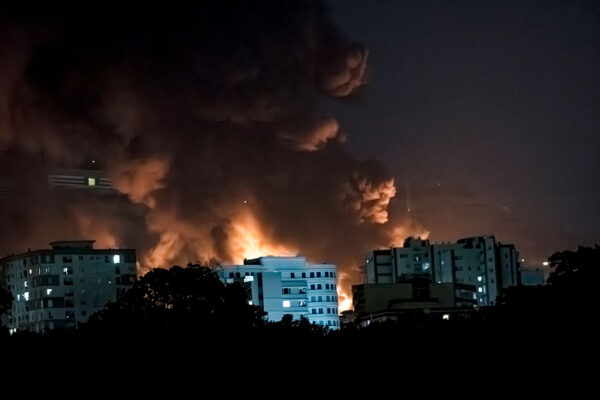 イスラエル　イラン情報トップと副官を殺害