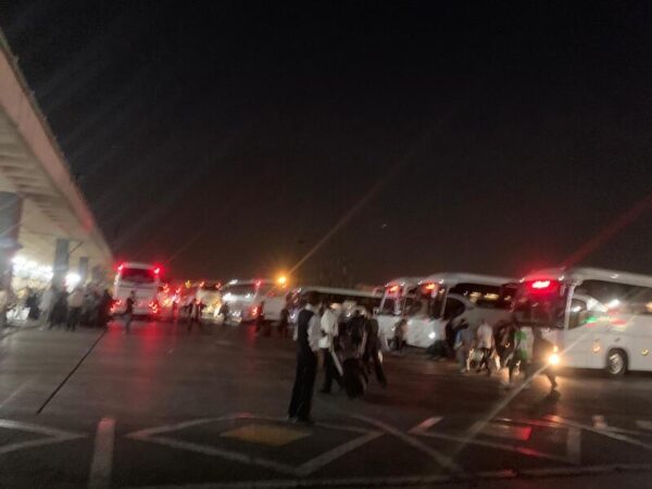 台湾人旅行者が語るイラン脱出　爆発・混乱の現地体験