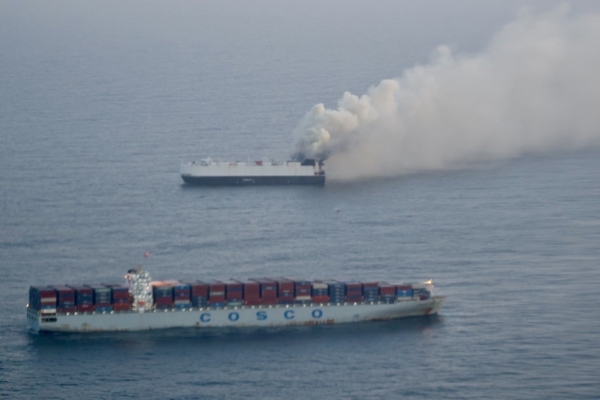 中国製EVを積載した貨物船　アラスカ沖で沈没　