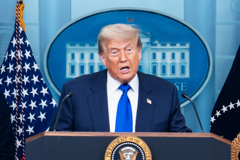 トランプ大統領　イラン制裁解除を停止　ハメネイ師の「イスラエルに勝利」発言を批判