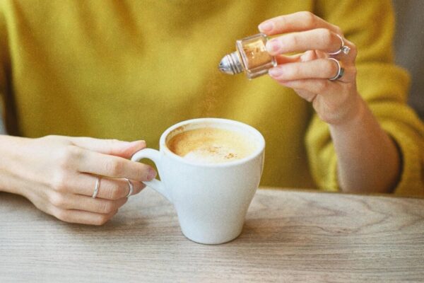 シナモン：温め、癒し、活力を与える古代のスパイス