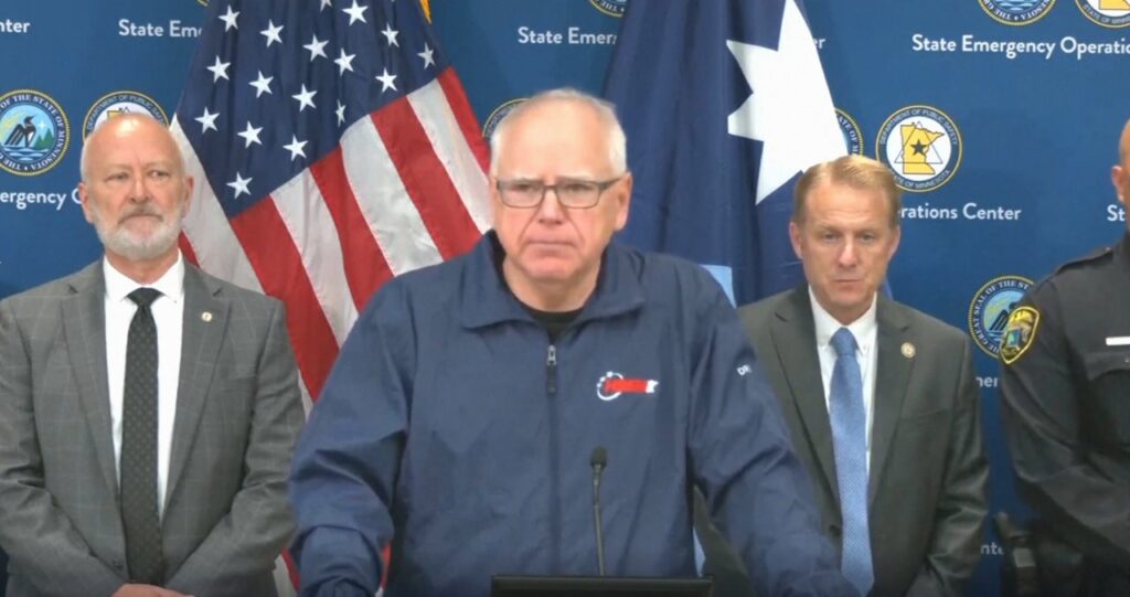 米ミネソタ州議員とその夫が「標的型銃撃」で死亡　別の議員夫妻も負傷