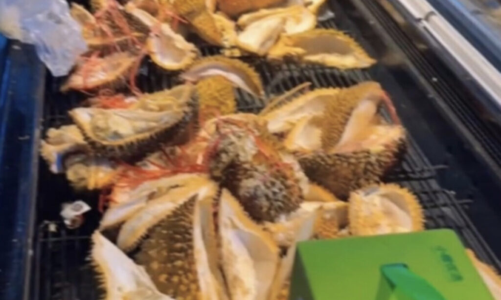 中国のスーパーと畑で略奪行為　経済失速で崩れる秩序と倫理「スーパーマーケットで消えたドリアン60箱」