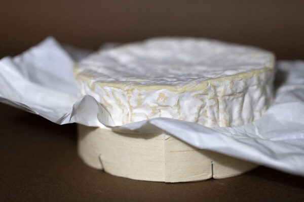 仏産チーズ食中毒　成城石井が回収