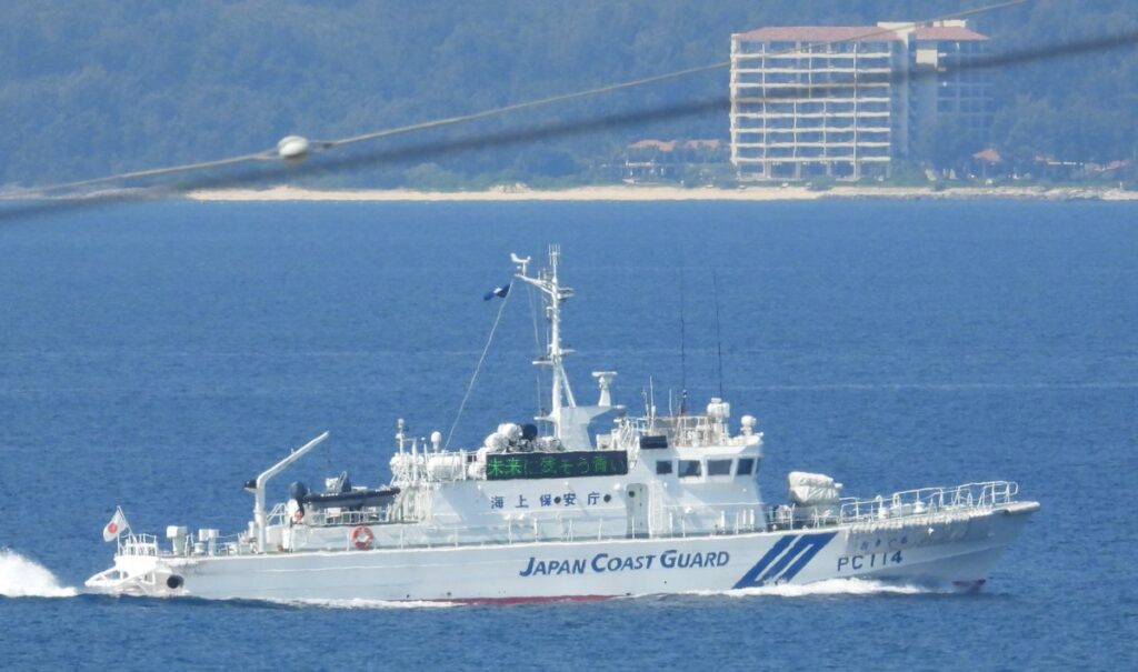 中国海警局の船2隻　再び尖閣諸島沖の日本領海に侵入