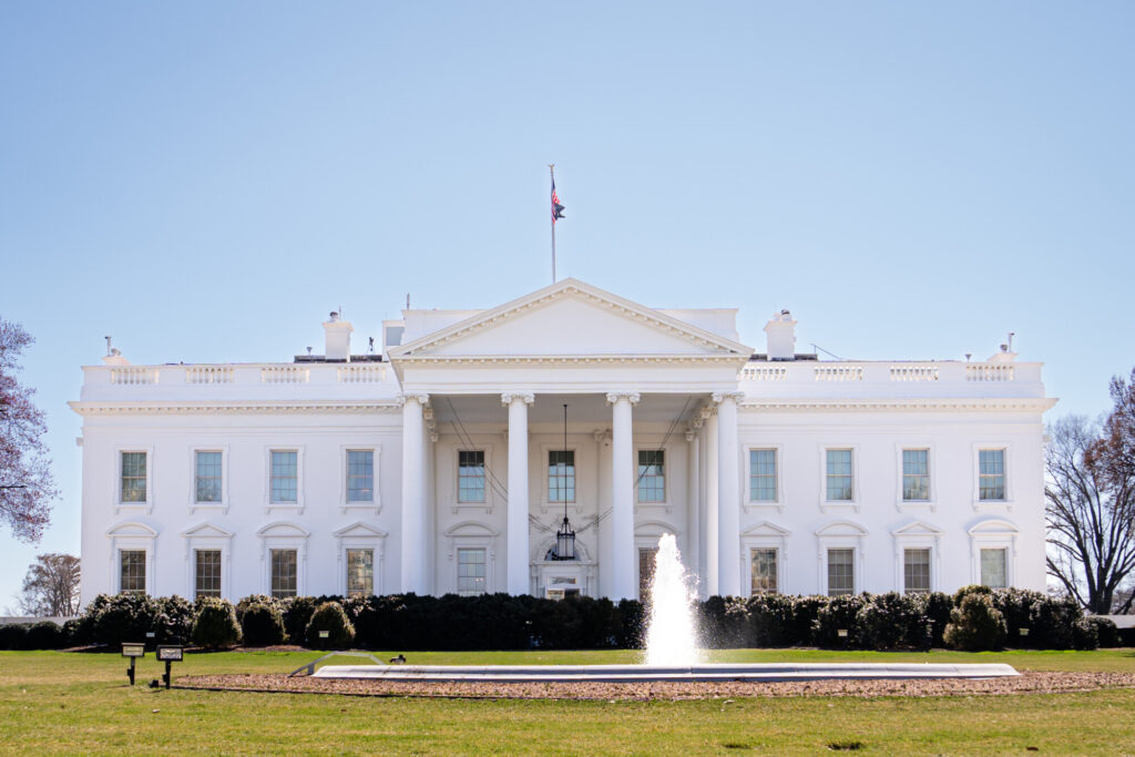 トランプ大統領　連邦建築の古典主義標準化を大統領令で推進