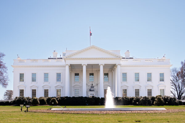 トランプ大統領　連邦建築の古典主義標準化を大統領令で推進