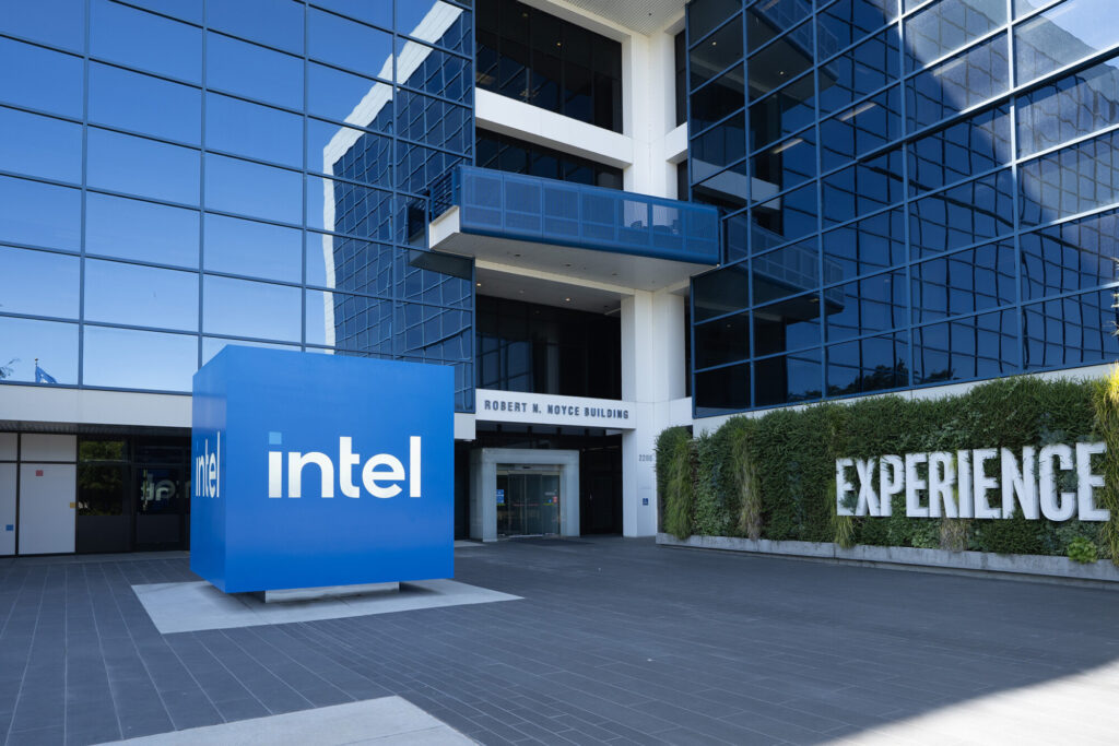 トランプ氏　インテルCEO辞任要求「中国との利益相反」指摘