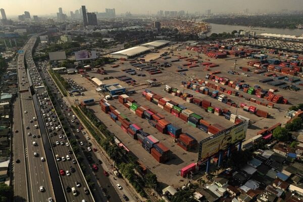 米中貿易戦争の波　タイを直撃　迂回輸出封じへ監視強化