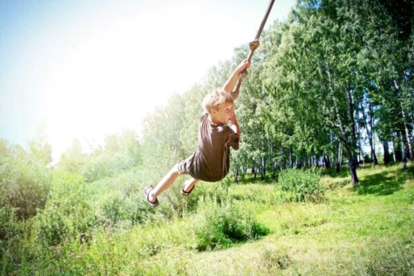 自然が子どもに与える驚きの効果 ― 健康な脳を育む力