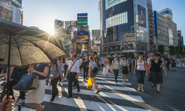 所得増が消費に波及せず　6月家計調査　実収入3.9％増も消費支出は3.3％減　