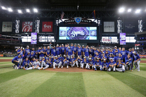 ドジャース　薄氷の上で掴み取った4度目の地区優勝　