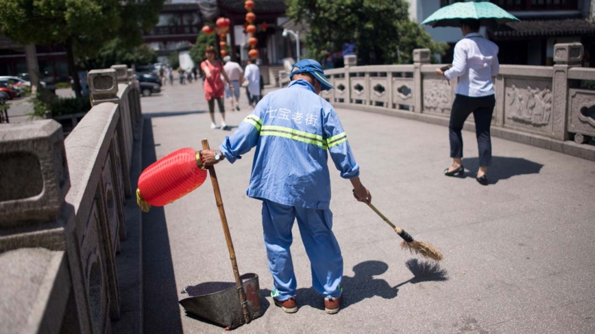 「掃除なら誰でもできる」は昔の話？　 清掃員にまで筆記試験と身辺調査＝中国