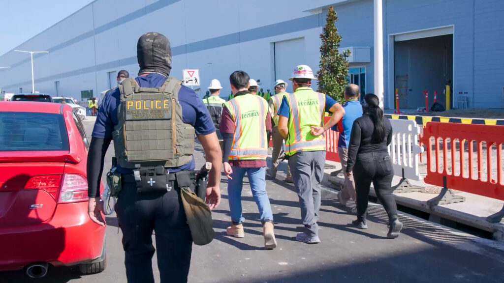 米国ICE　現代自動車バッテリー工場を急襲し　475人拘束