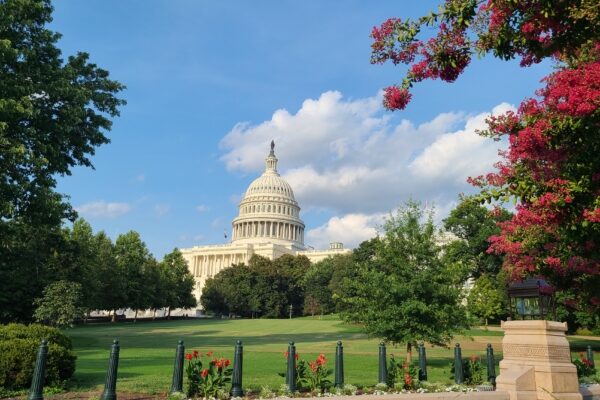 米政府閉鎖初日　米国株は最高値更新　中核政策に影響なし