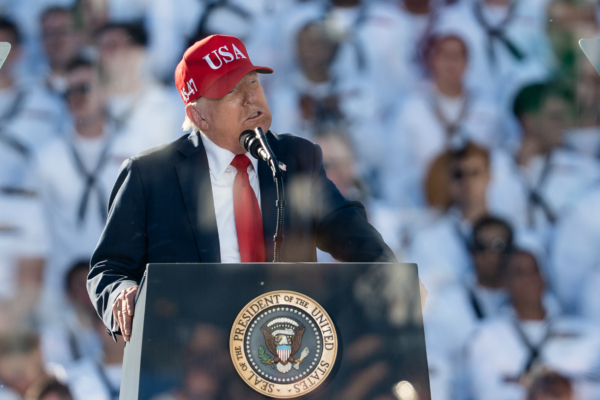 トランプ大統領とメラニア夫人　海軍創立250周年記念式典に出席