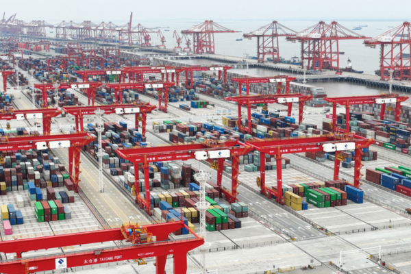 トランプ氏「米中関係転機」　中国レアアース規制と100％関税へ