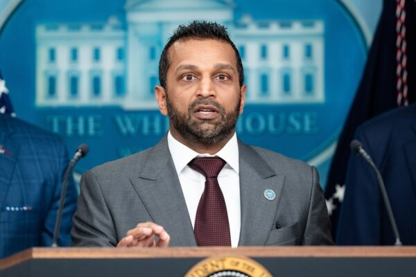 トランプ政権7か月で中国スパイ摘発50％増　FBI長官が明かす