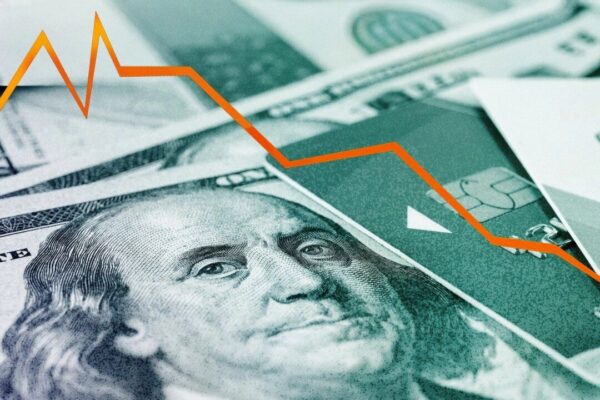 中年期の7つの「お金の落とし穴」──あなたの資産を減らす危険