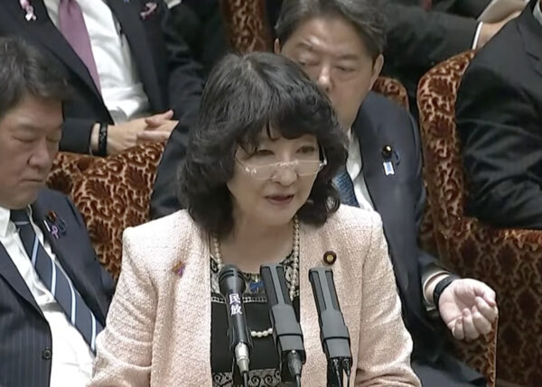 消費税 食料品ゼロ税率で事業者に負担増の可能性　参院委で財務大臣がリスク認める