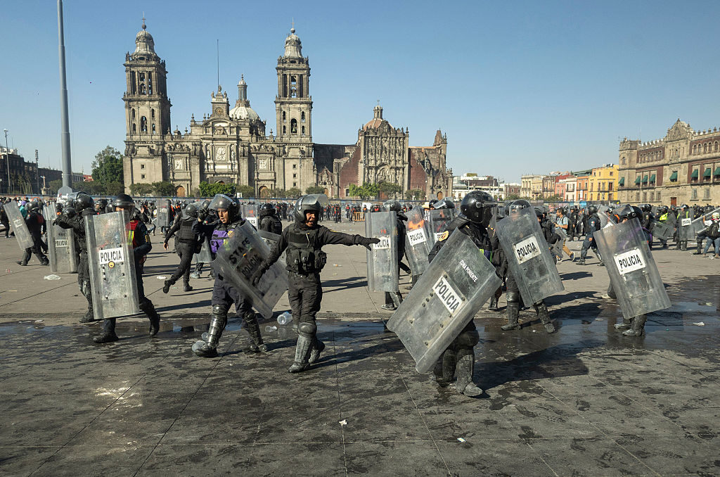 メキシコシティでZ世代主導の抗議デモ　犯罪と腐敗に数千人が声を上げる
