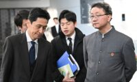 中国側のポケットに手突っ込み撮影　日中間の事前調整なく報道　木原官房長官