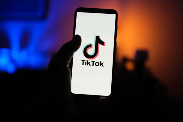 TikTok自殺助長疑惑　フランスが刑事捜査開始