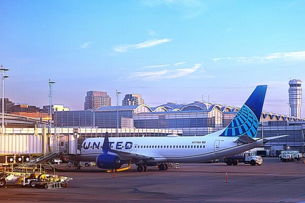 アメリカ航空協会　感謝祭旅行ラッシュ開始を宣言　過去最多3100万人が移動へ