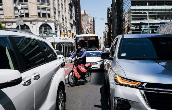 ニューヨーク市マムダニ次期市長の無料バス公約　その財源は？