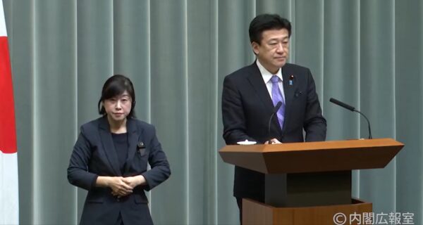 官房長官　日銀短観受け景気回復認識　金融政策は「賃金上昇伴う2%物価安定」期待