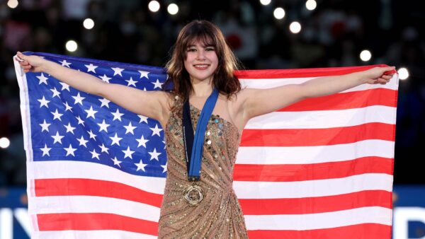 フィギュア女王アリサ・リュウ　栄光の裏で中共スパイの魔の手は断ち