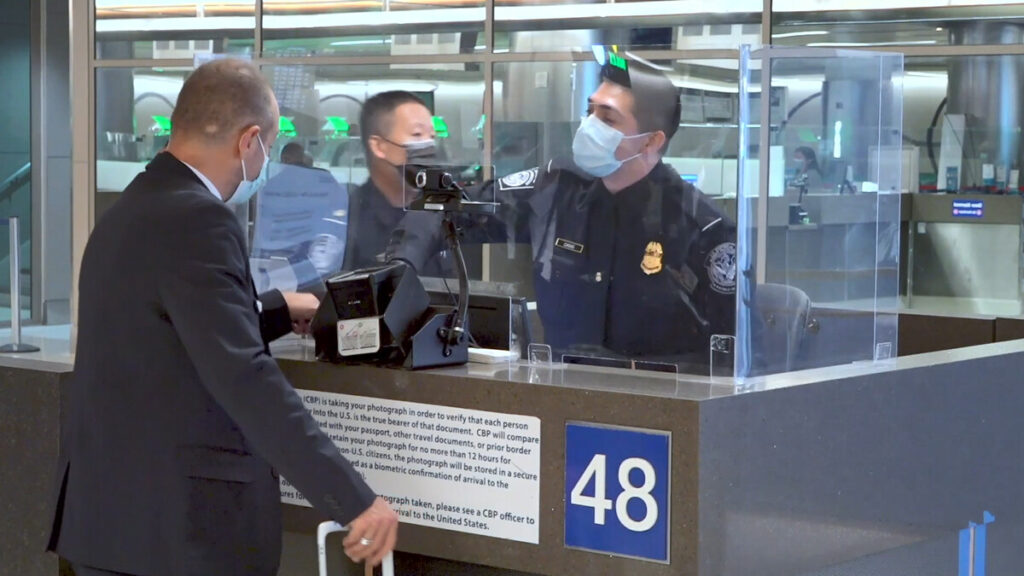 米国　外国人観光客にSNS履歴提出義務化へ　過去5年分