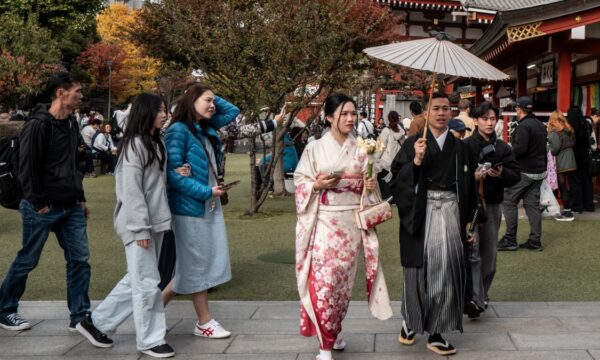 去年の訪日外国人客　初の4千万人超に