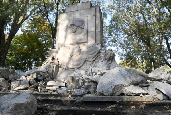 ポーランド   共産党禁止　中国民衆の中共批判噴出