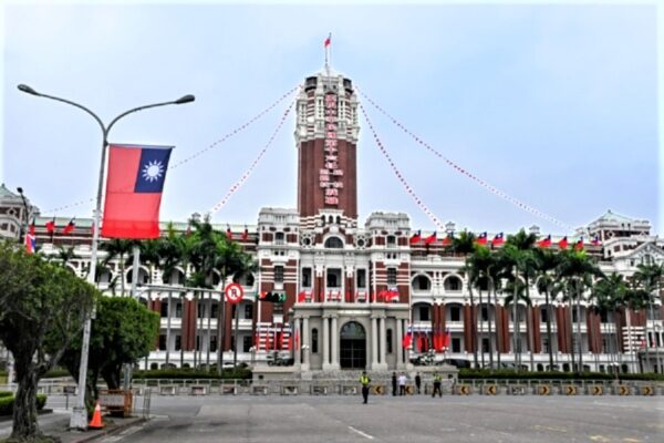 中共軍　台湾周辺で実弾演習　台湾総統府「力ずくで現状破壊」と強く非難