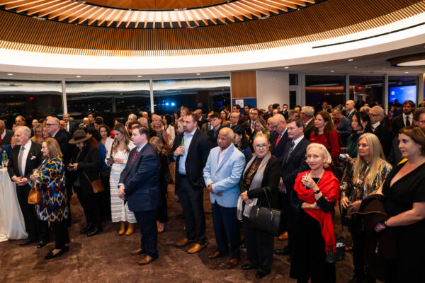 大紀元クリスマスパーティー400人超出席　ロン・ジョンソン議員ら米政界要人が称賛「真実報道に感謝」