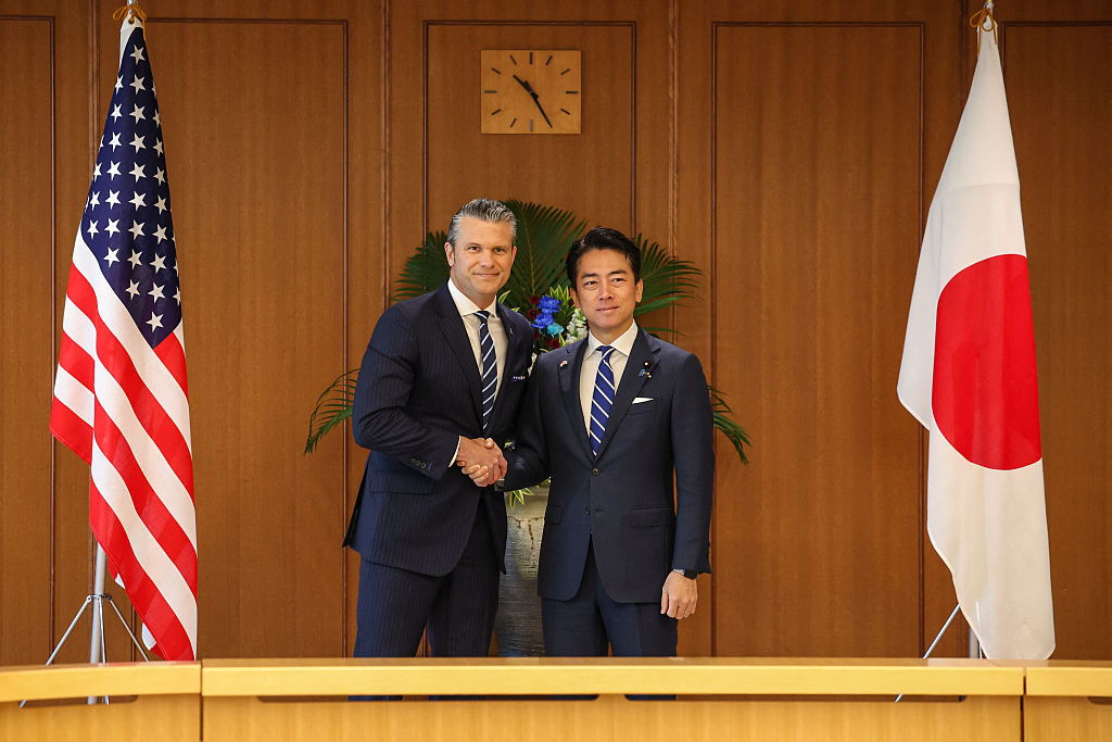 日米防衛相電話会談　レーダー照射で中共軍に深刻な懸念